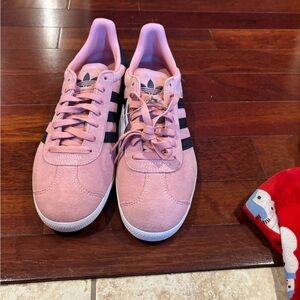 Adidas Men’s Gazelle in Pink and Black